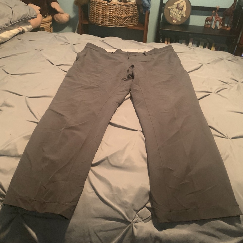 NIKE GOLF DRI-FIT MEN'S GRAY FLAT FRONT PANTS. 38X